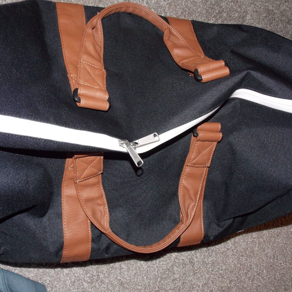 Herschel Novel Duffle - Picture 11 of 11